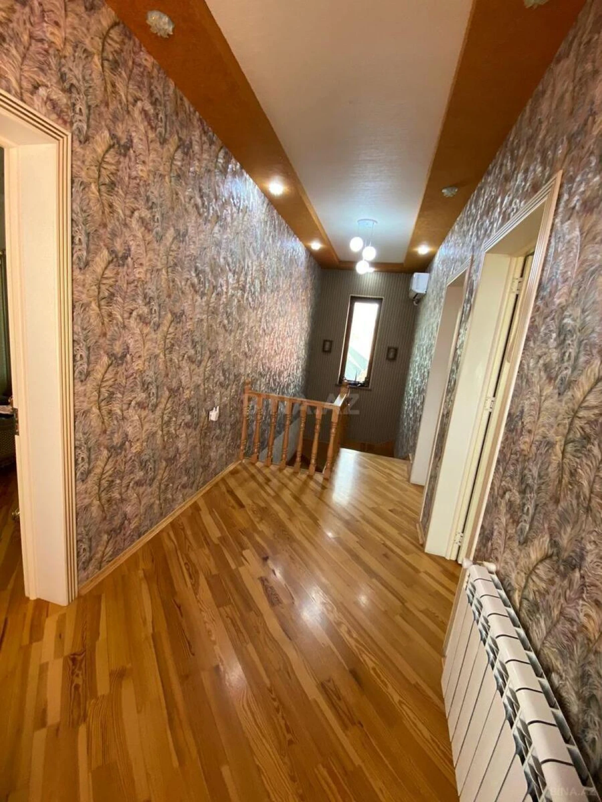 Satılır 5 otaqlı həyət evi 180 m²