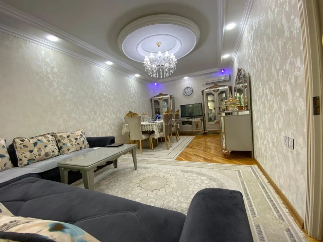 Satılır 5 otaqlı həyət evi 180 m²