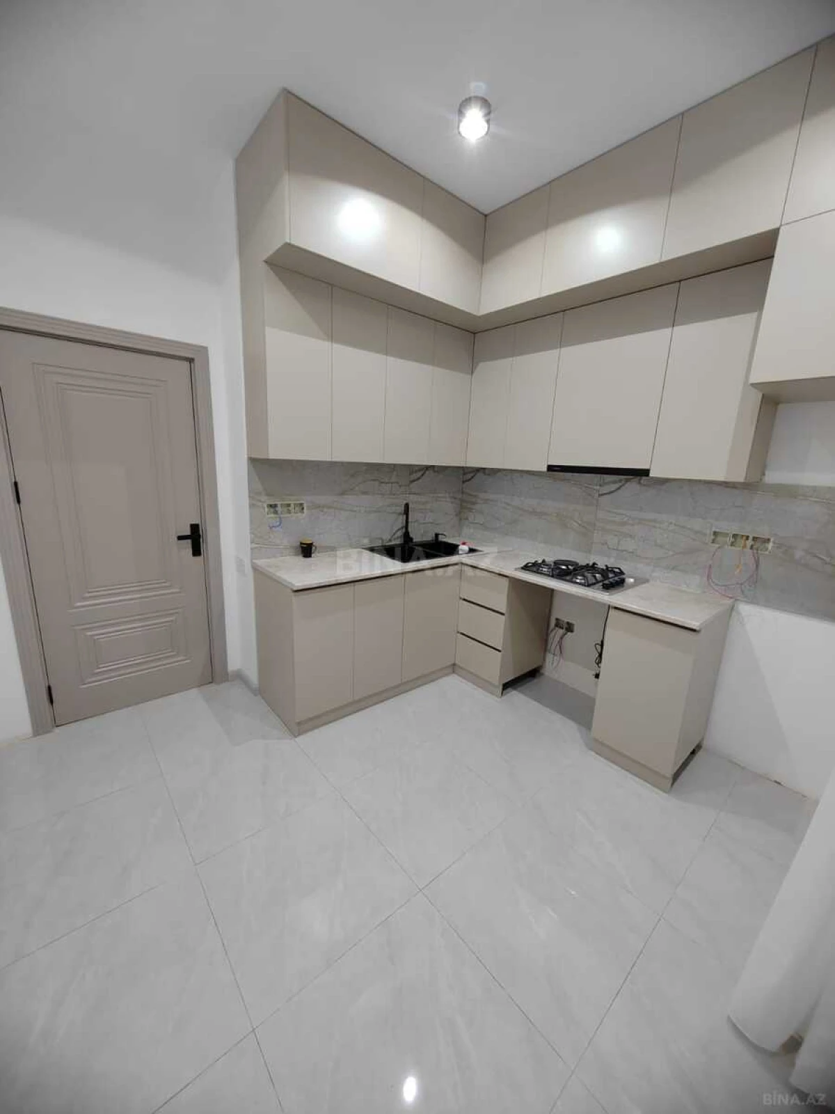 Satılır 2 otaqlı mənzil 60 m²
