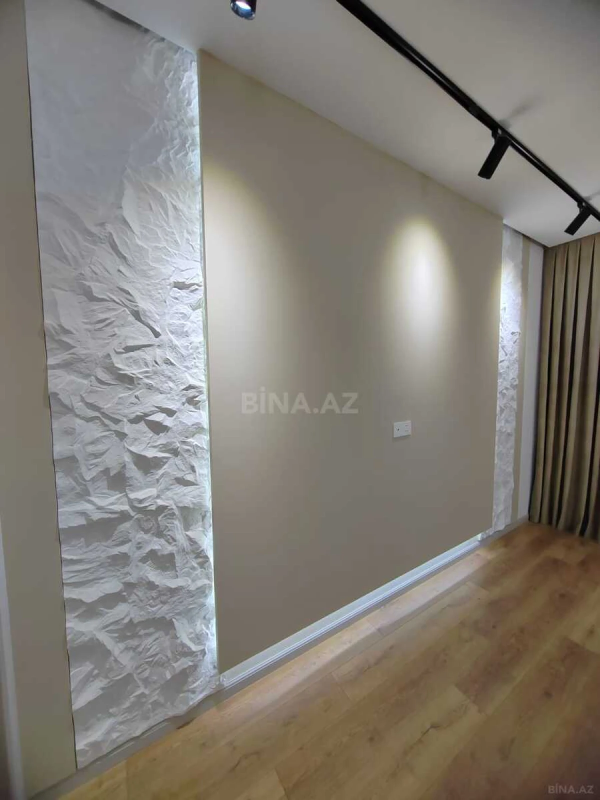 Satılır 2 otaqlı mənzil 60 m²