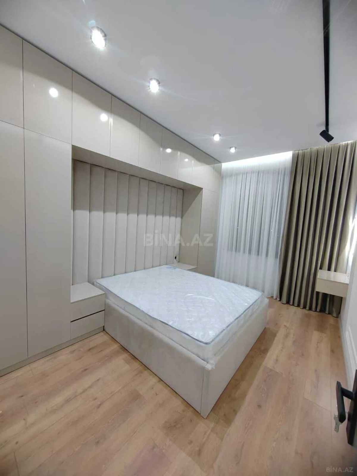 Satılır 2 otaqlı mənzil 60 m²