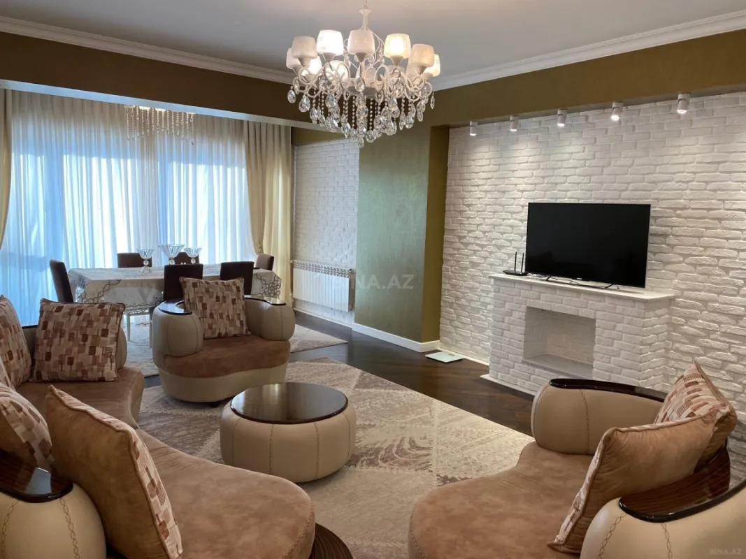 Kirayə verilir 2 otaqlı mənzil 115 m²