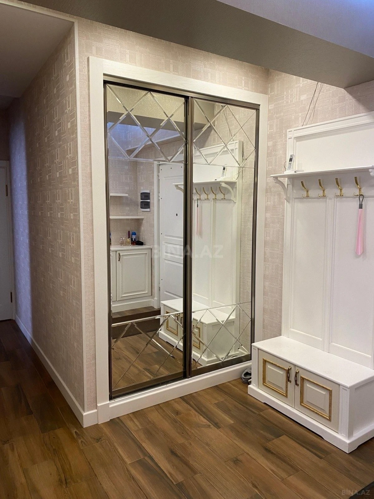 Kirayə verilir 2 otaqlı mənzil 115 m²