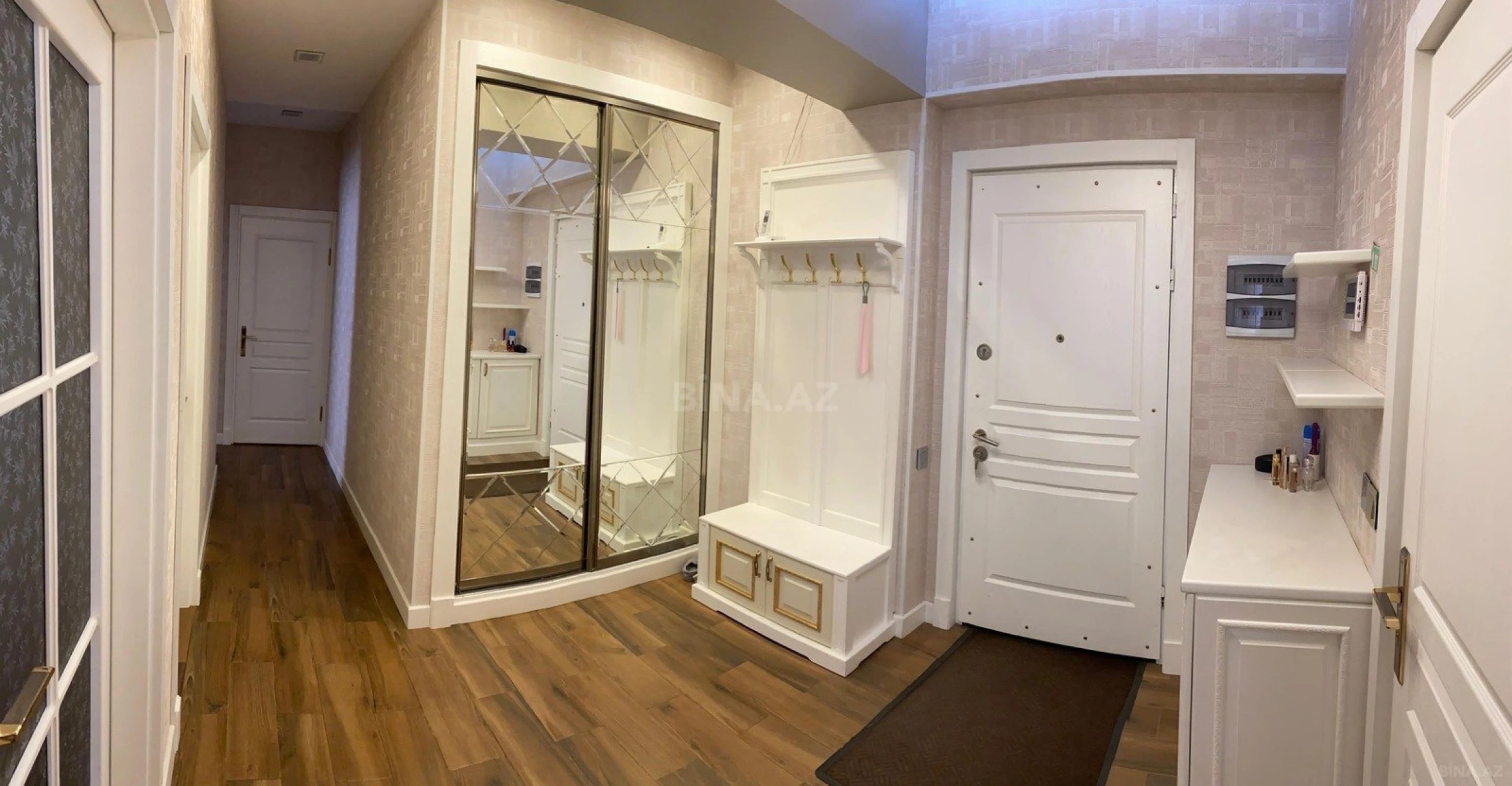 Kirayə verilir 2 otaqlı mənzil 115 m²