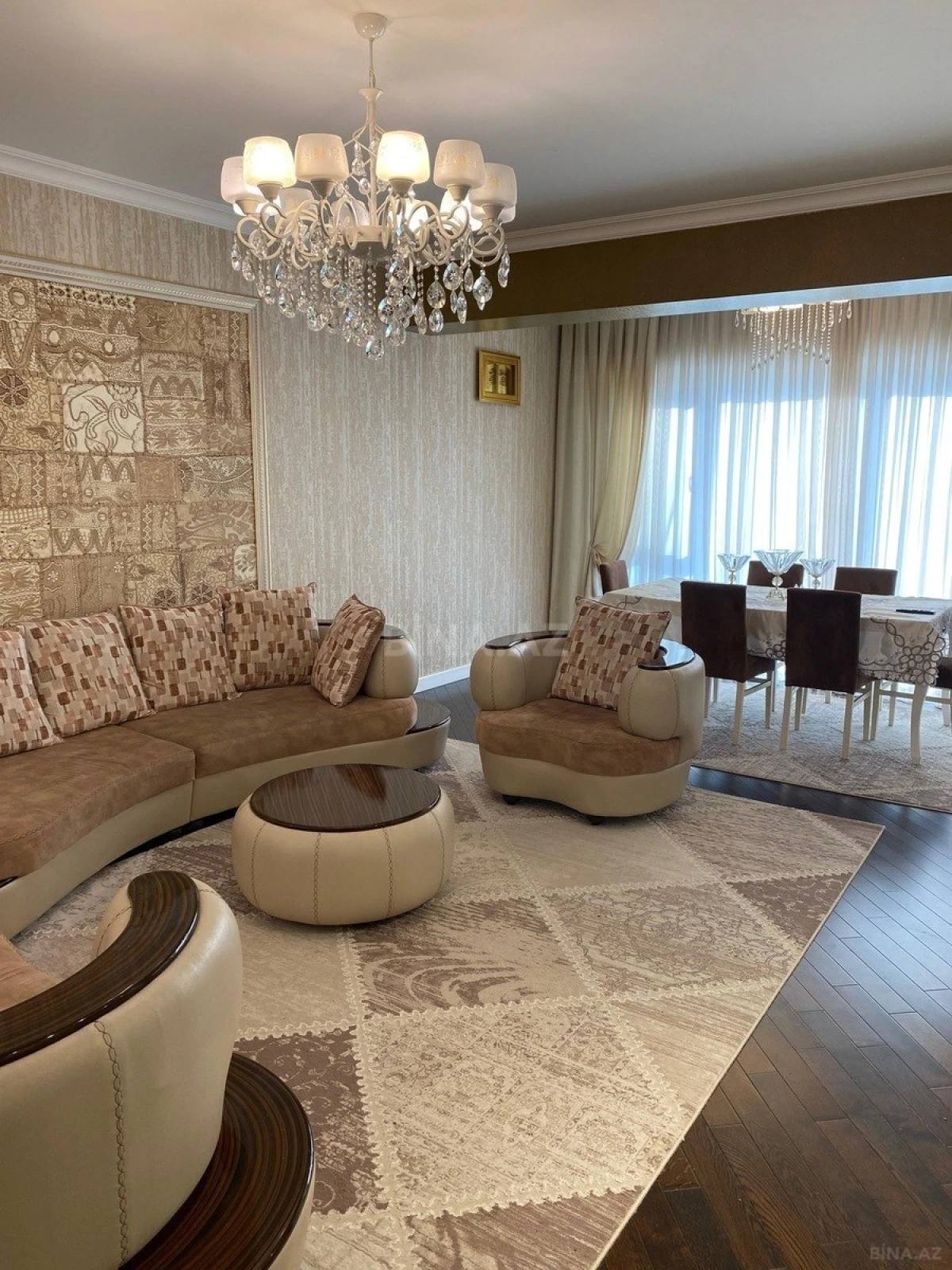 Kirayə verilir 2 otaqlı mənzil 115 m²