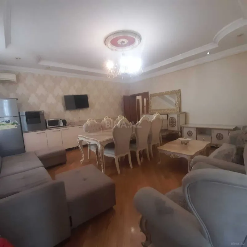 Satılır 3 otaqlı mənzil 105 m²