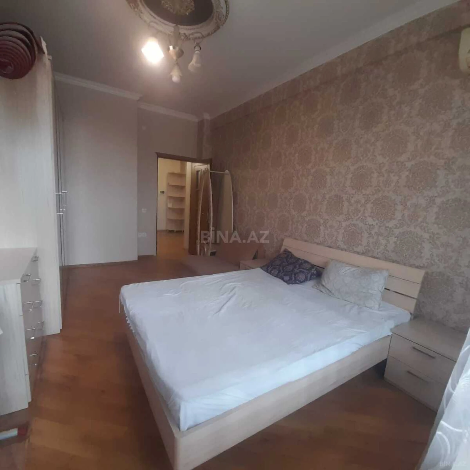 Satılır 3 otaqlı mənzil 105 m²