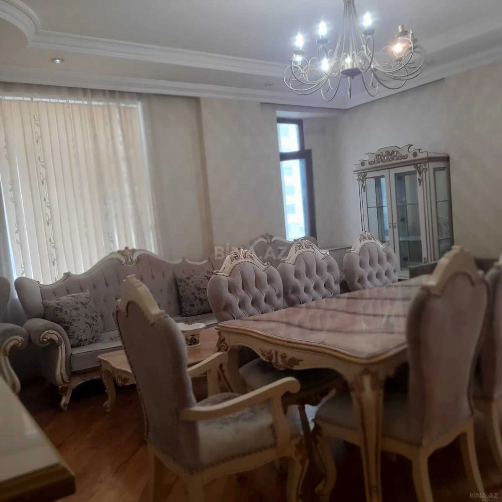 Satılır 3 otaqlı mənzil 105 m²