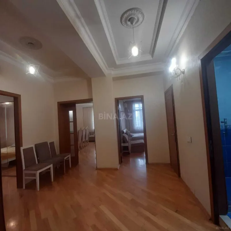 Satılır 3 otaqlı mənzil 105 m²