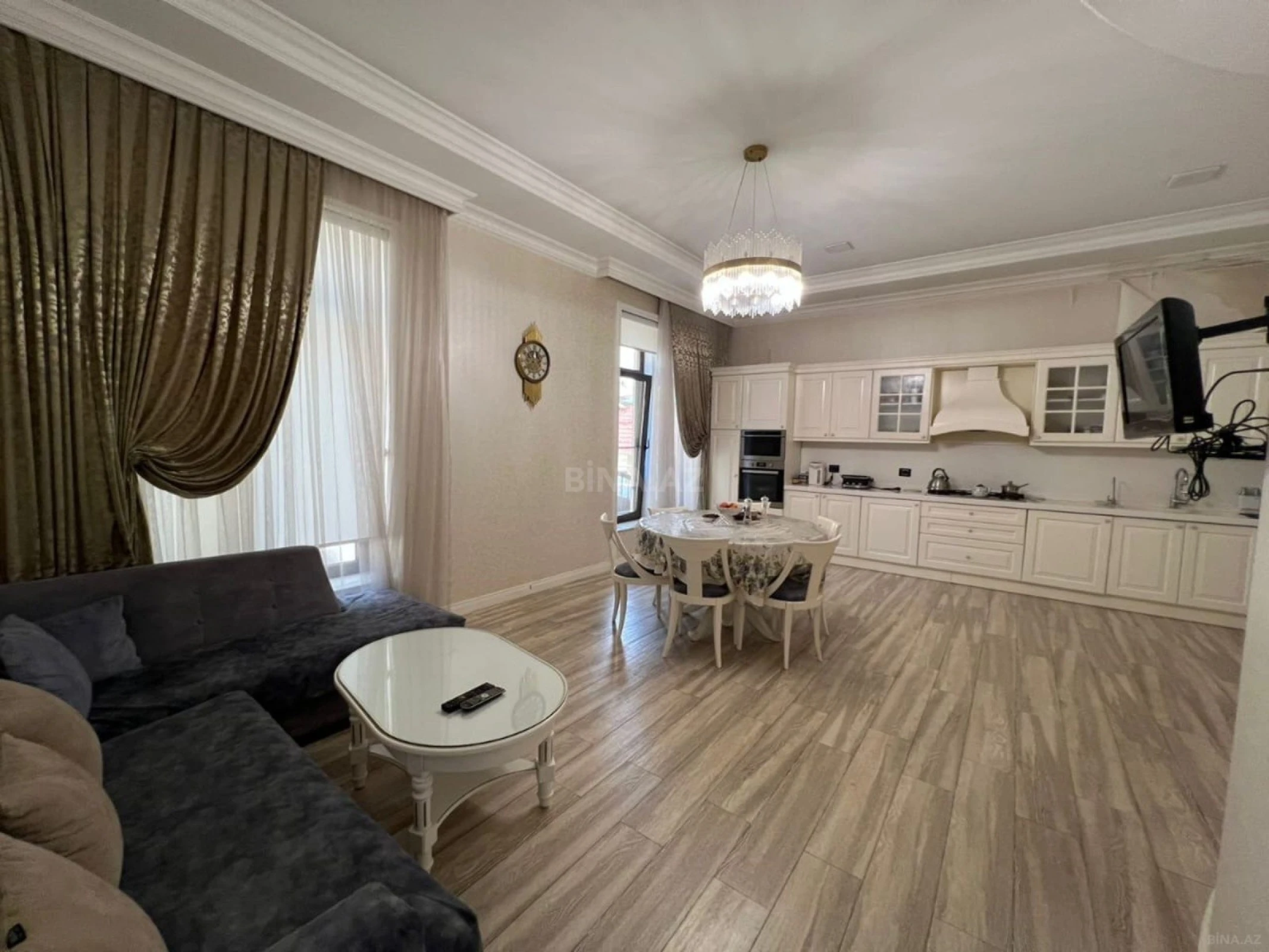 Satılır 5 otaqlı həyət evi 420 m²