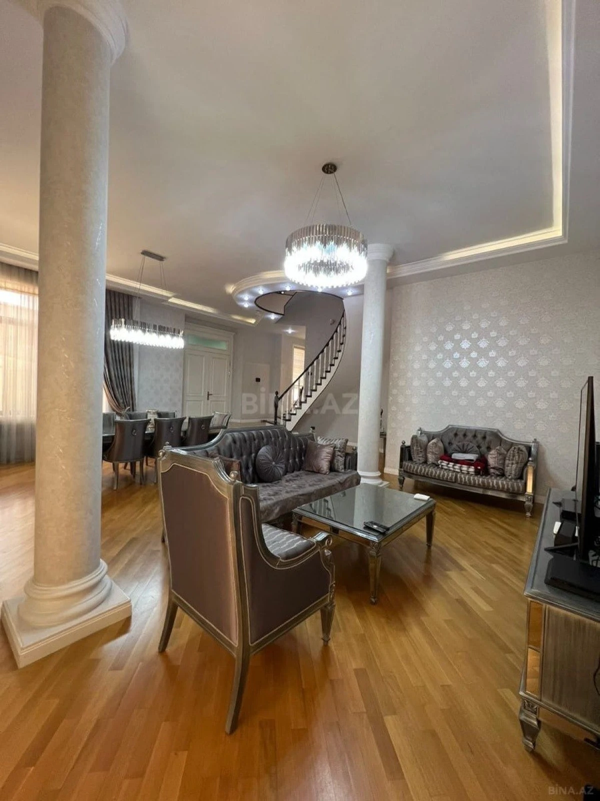 Satılır 5 otaqlı həyət evi 420 m²