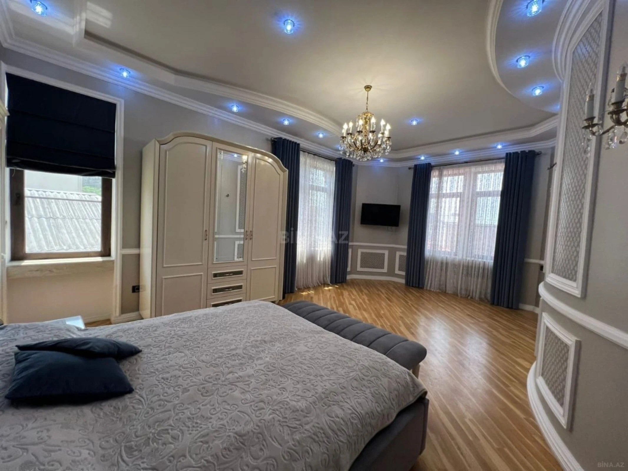 Satılır 5 otaqlı həyət evi 420 m²