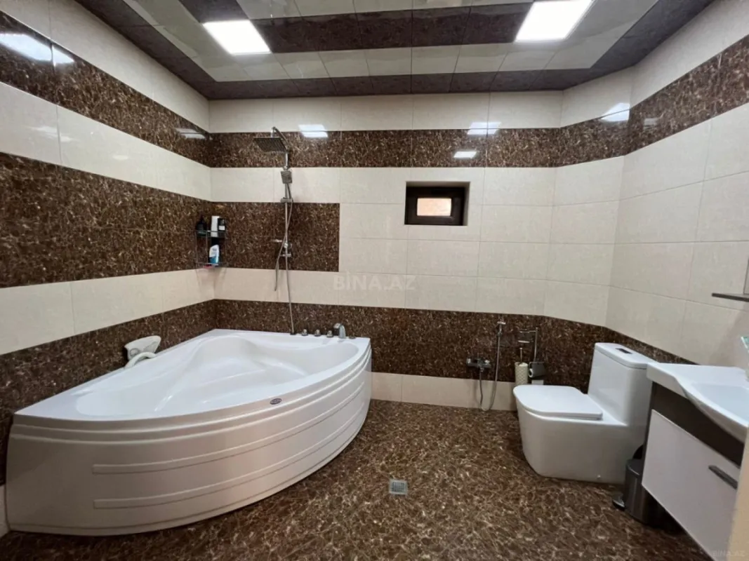 Satılır 5 otaqlı həyət evi 420 m²