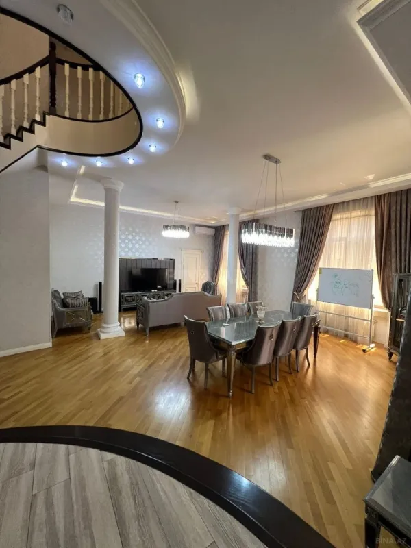 Satılır 5 otaqlı həyət evi 420 m²