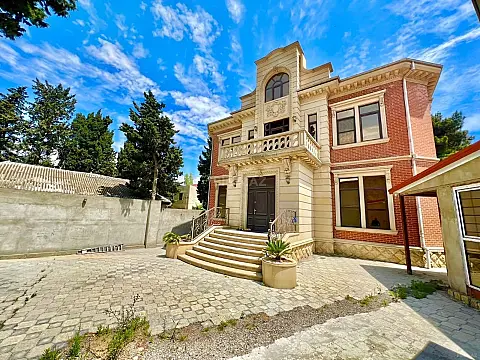 Satılır 5 otaqlı həyət evi 420 m²