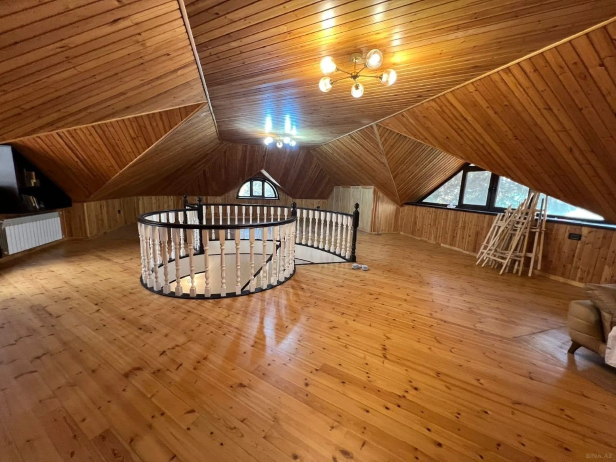 Satılır 5 otaqlı həyət evi 420 m²