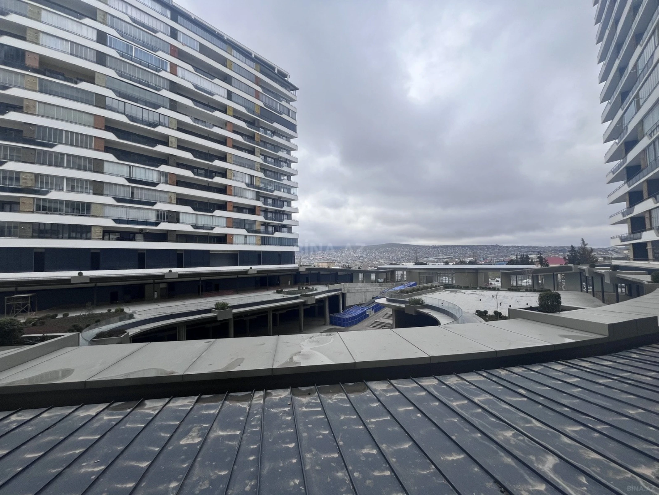 Satılır 2 otaqlı mənzil 68 m²