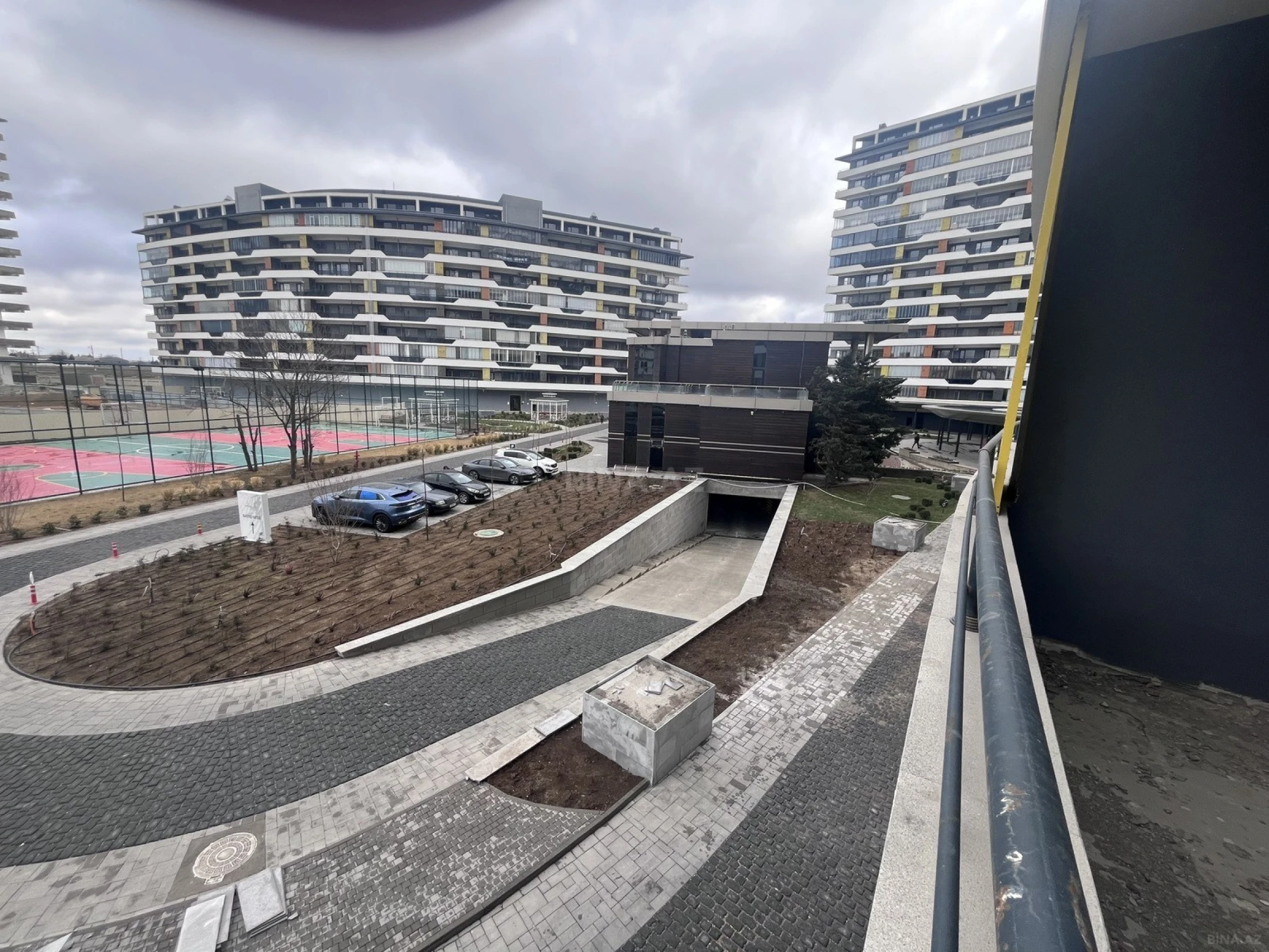 Satılır 2 otaqlı mənzil 68 m²