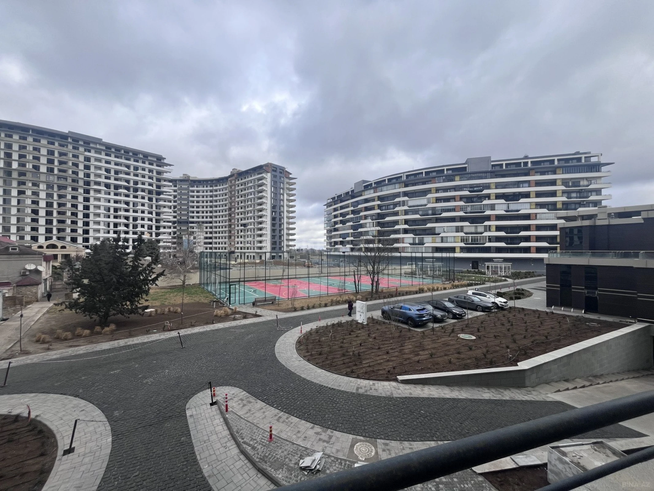 Satılır 2 otaqlı mənzil 68 m²