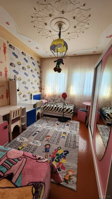 Satılır 5 otaqlı mənzil 110 m²