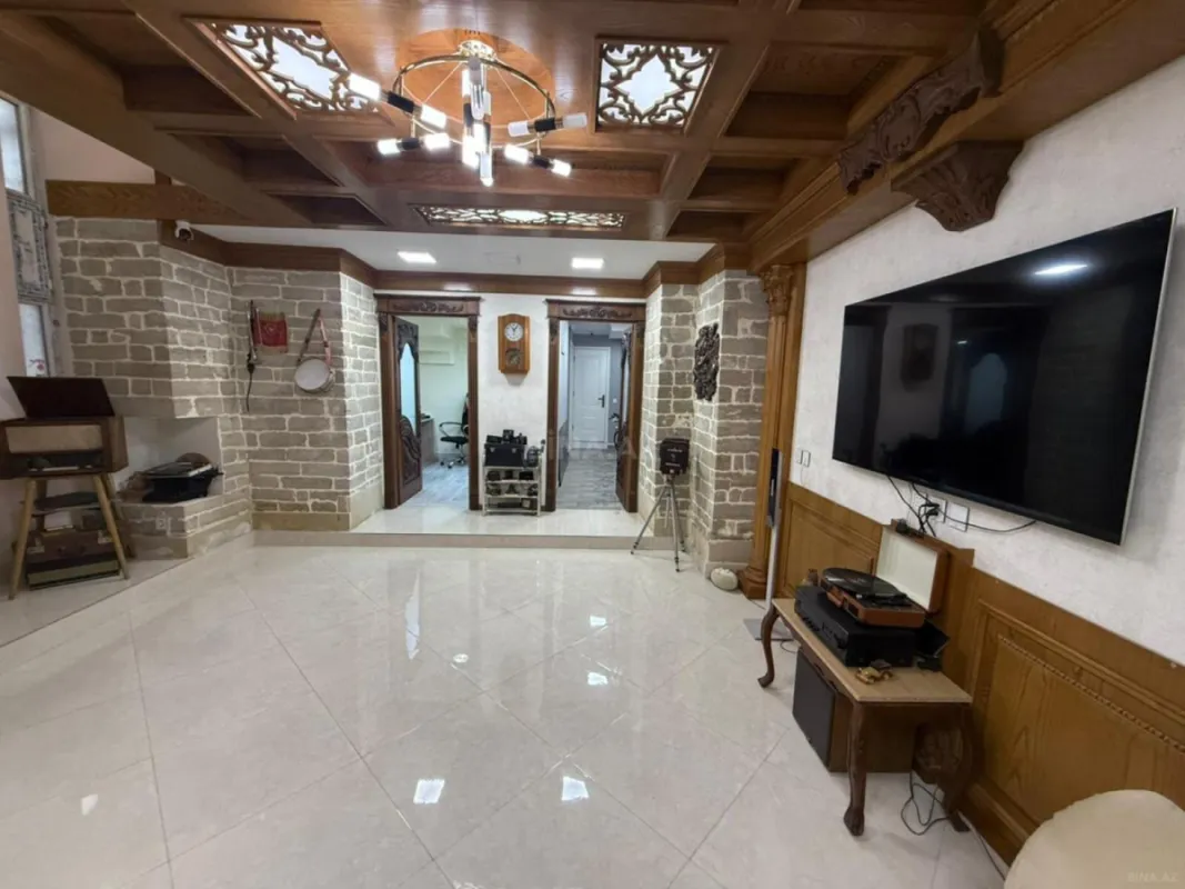 Kirayə verilir obyekt 140 m²