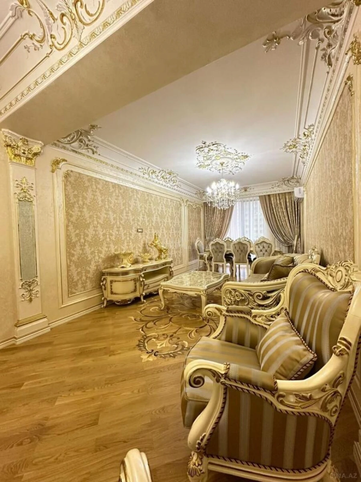 Satılır 4 otaqlı mənzil 172 m²