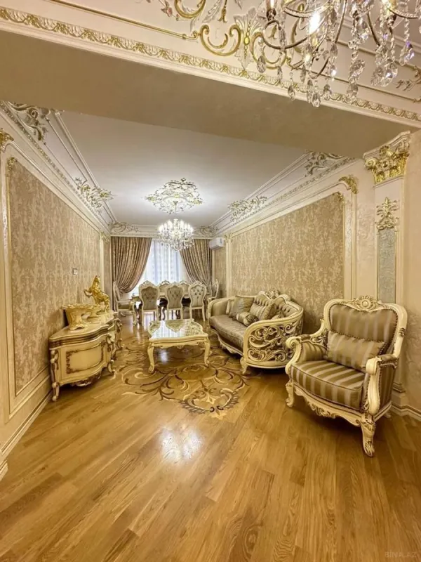 Satılır 4 otaqlı mənzil 172 m²