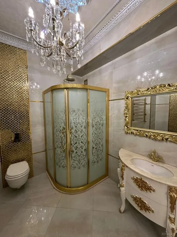 Satılır 4 otaqlı mənzil 172 m²