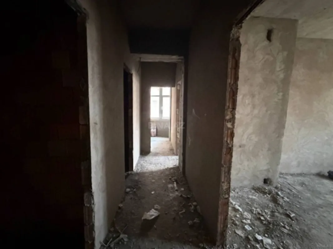 Satılır 4 otaqlı mənzil 154 m²