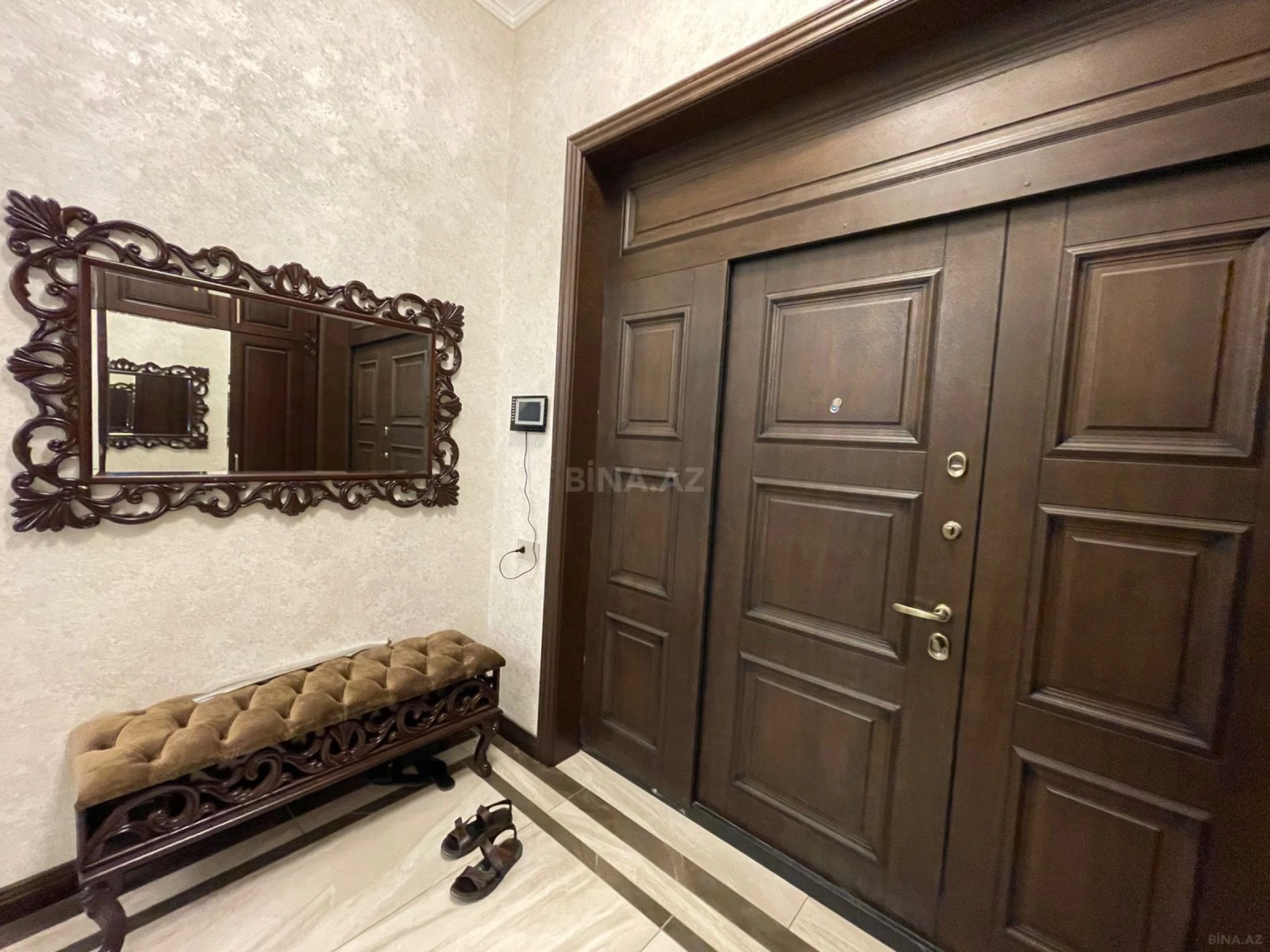Kirayə verilir 6 otaqlı həyət evi 550 m²