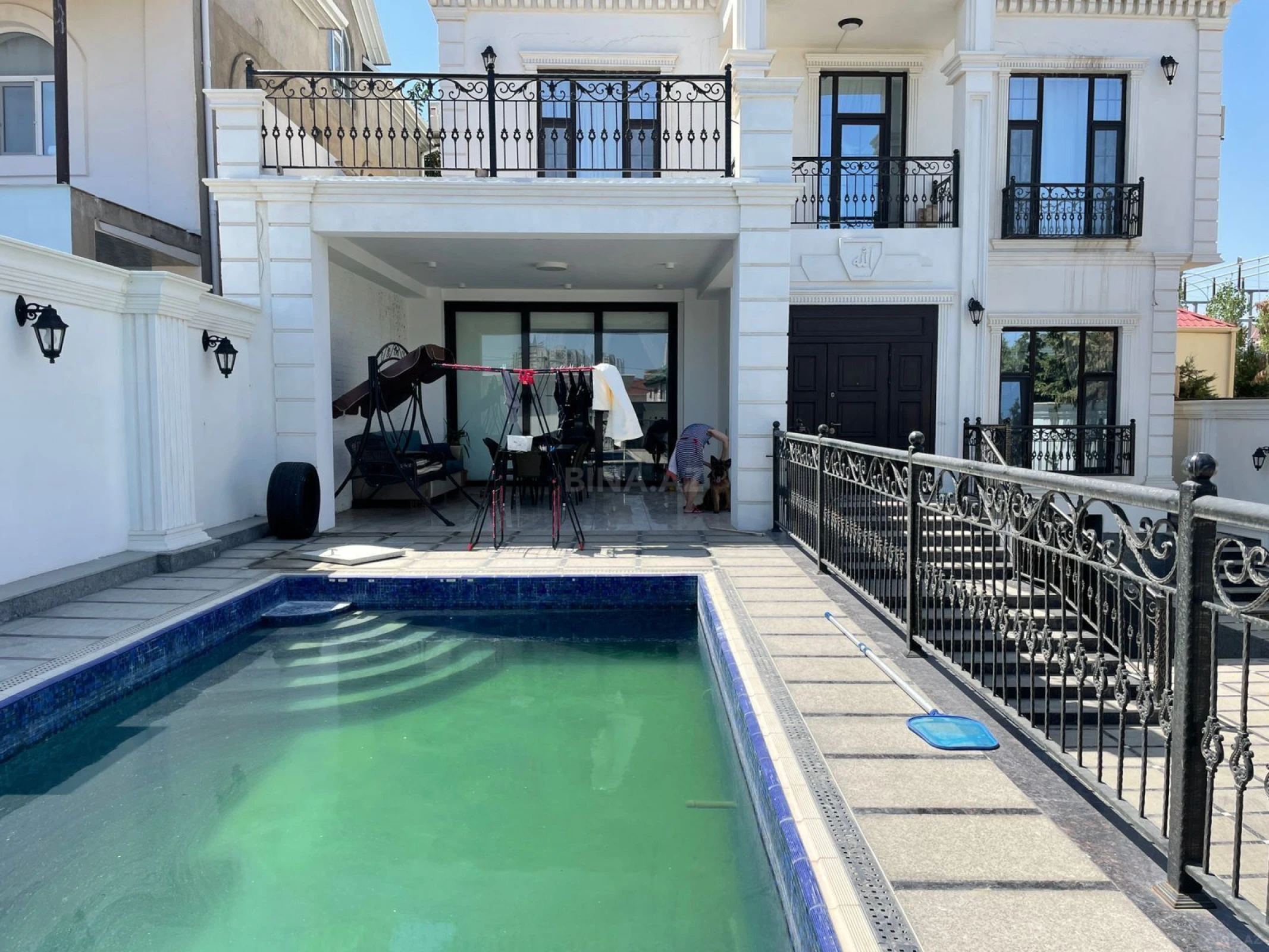 Kirayə verilir 6 otaqlı həyət evi 550 m²