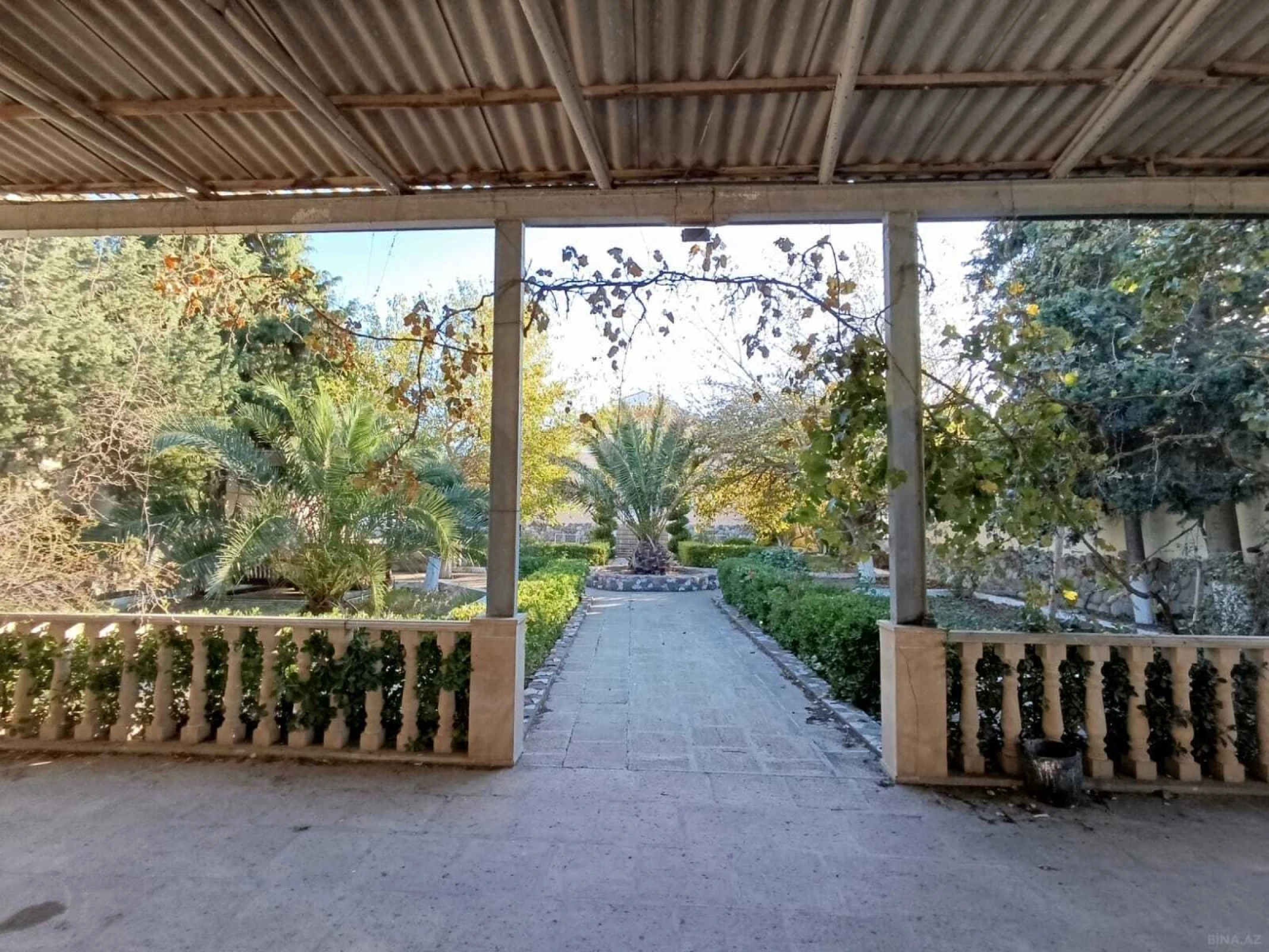 Kirayə verilir 4 otaqlı həyət evi 397 m²