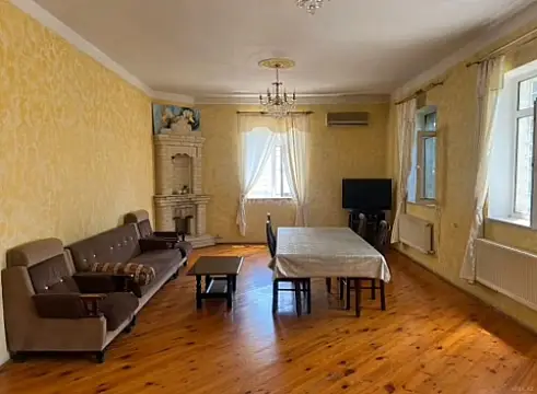 Kirayə verilir 4 otaqlı həyət evi 397 m²