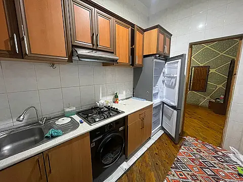 Kirayə verilir 4 otaqlı həyət evi 397 m²