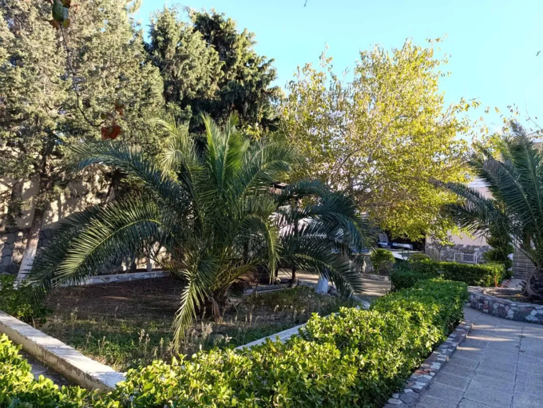 Kirayə verilir 4 otaqlı həyət evi 397 m²