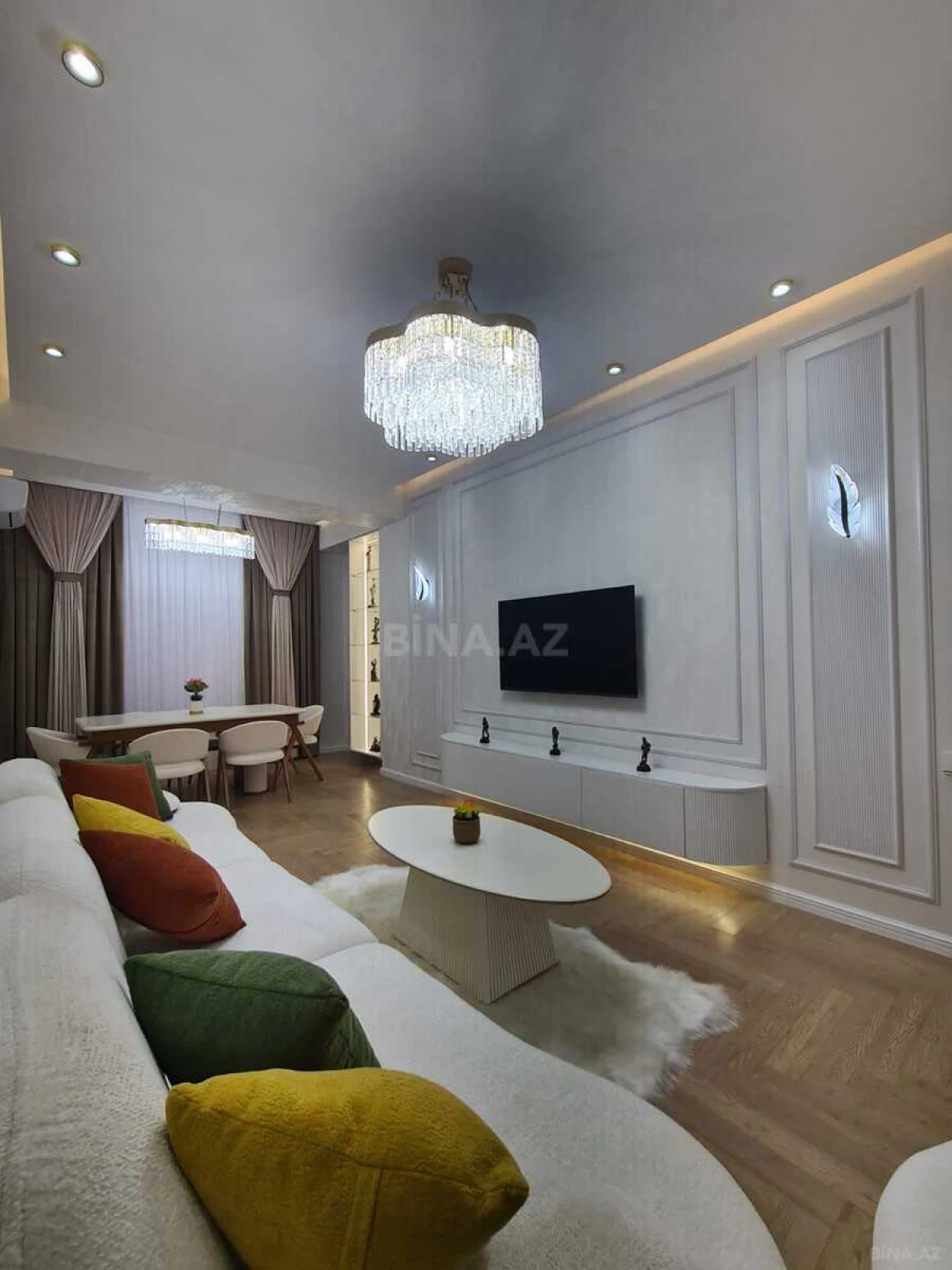 Satılır 3 otaqlı mənzil 98 m²