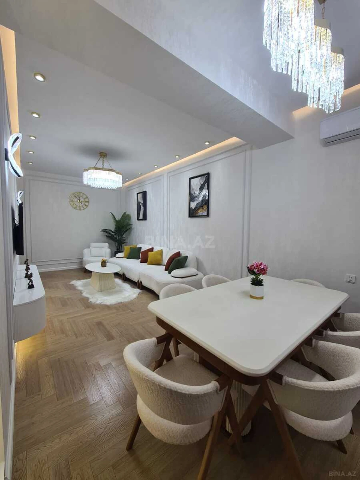 Satılır 3 otaqlı mənzil 98 m²