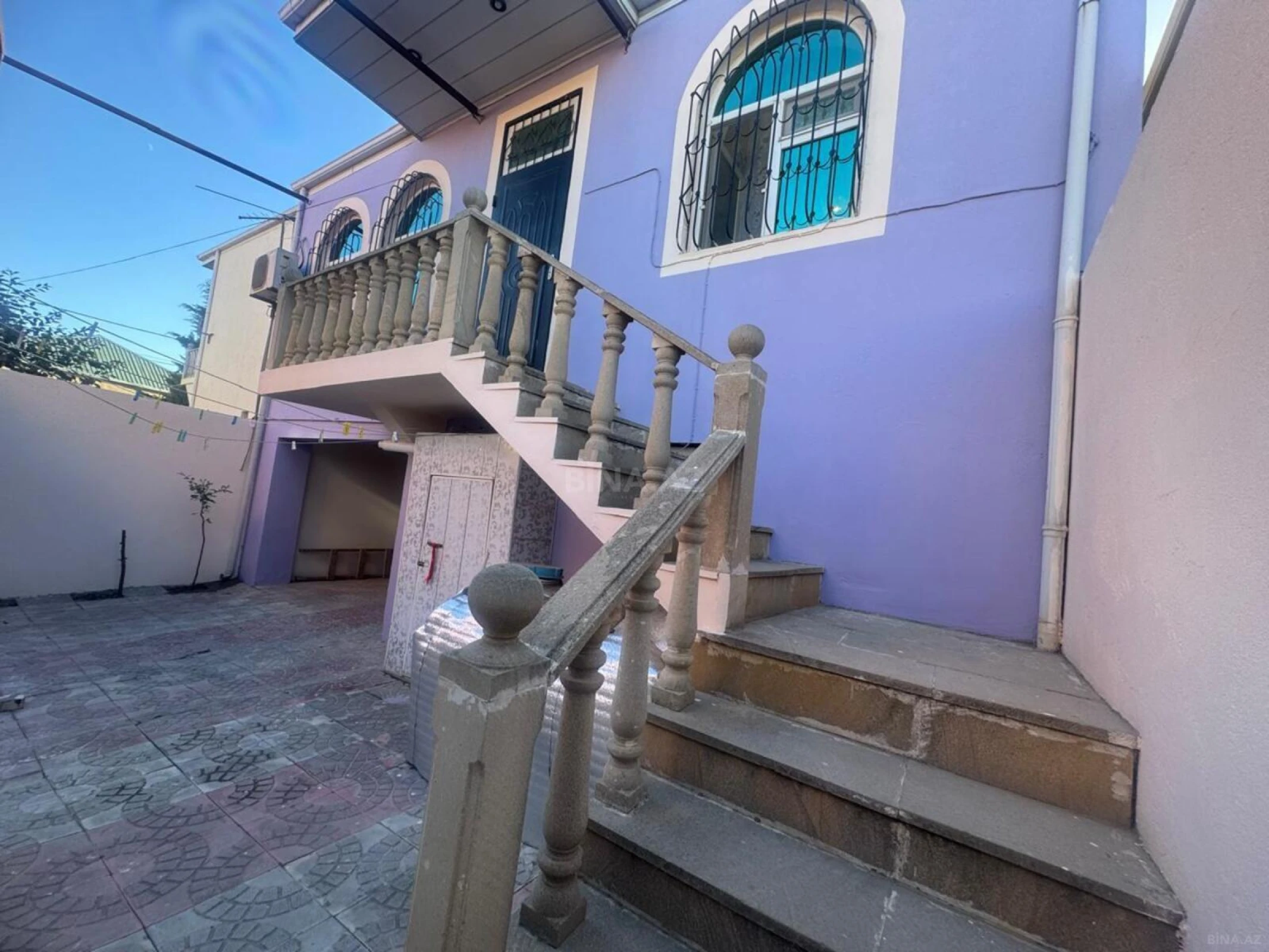 Satılır 5 otaqlı həyət evi 140 m²