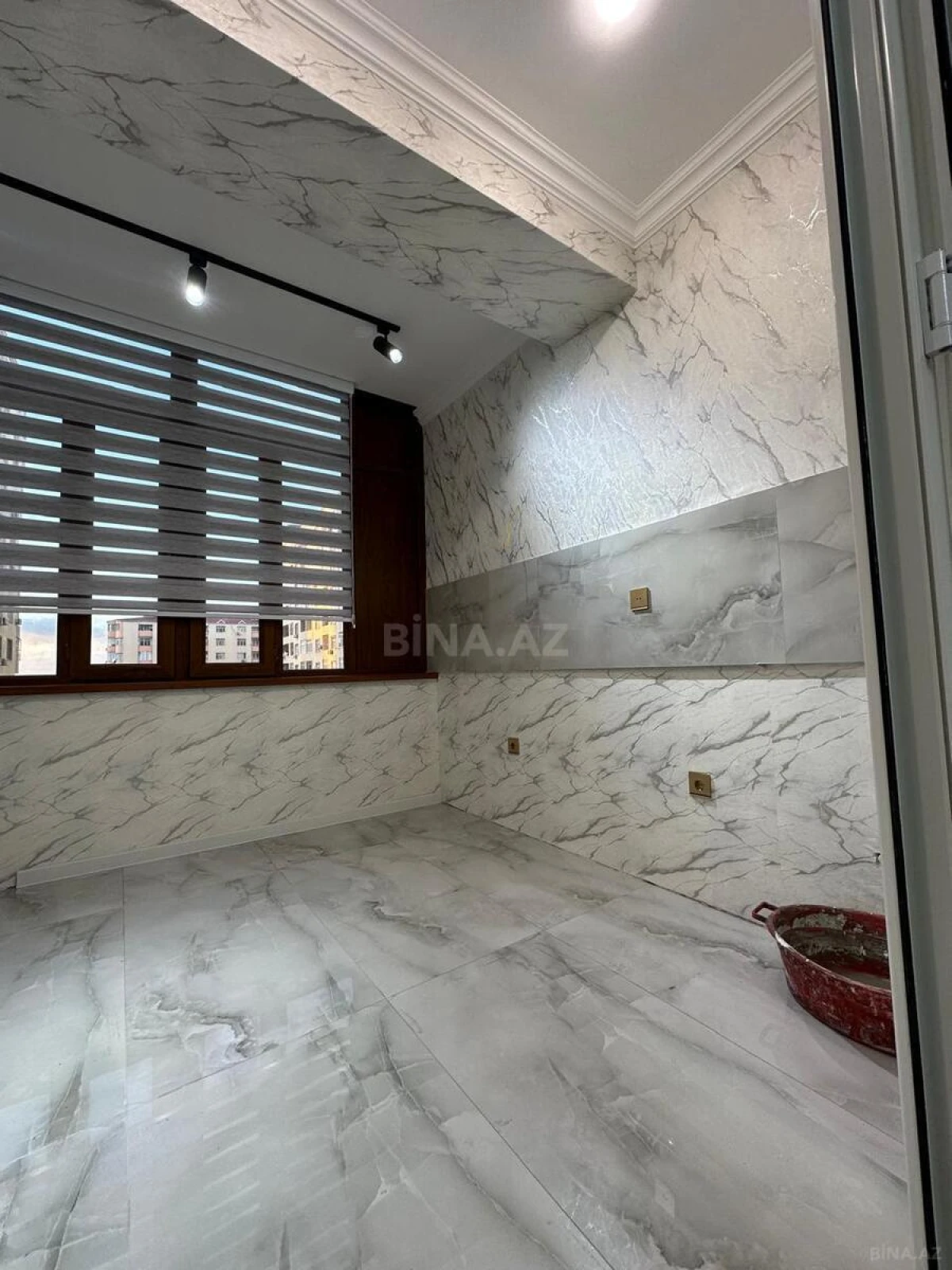 Satılır 3 otaqlı mənzil 96 m²
