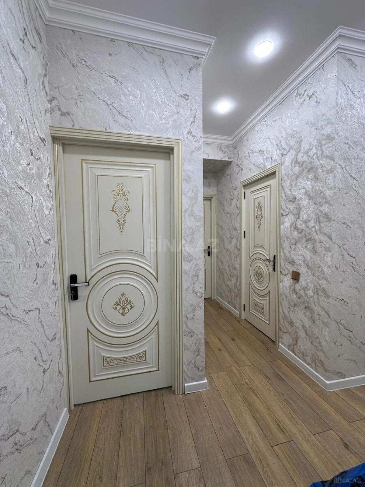 Satılır 3 otaqlı mənzil 96 m²