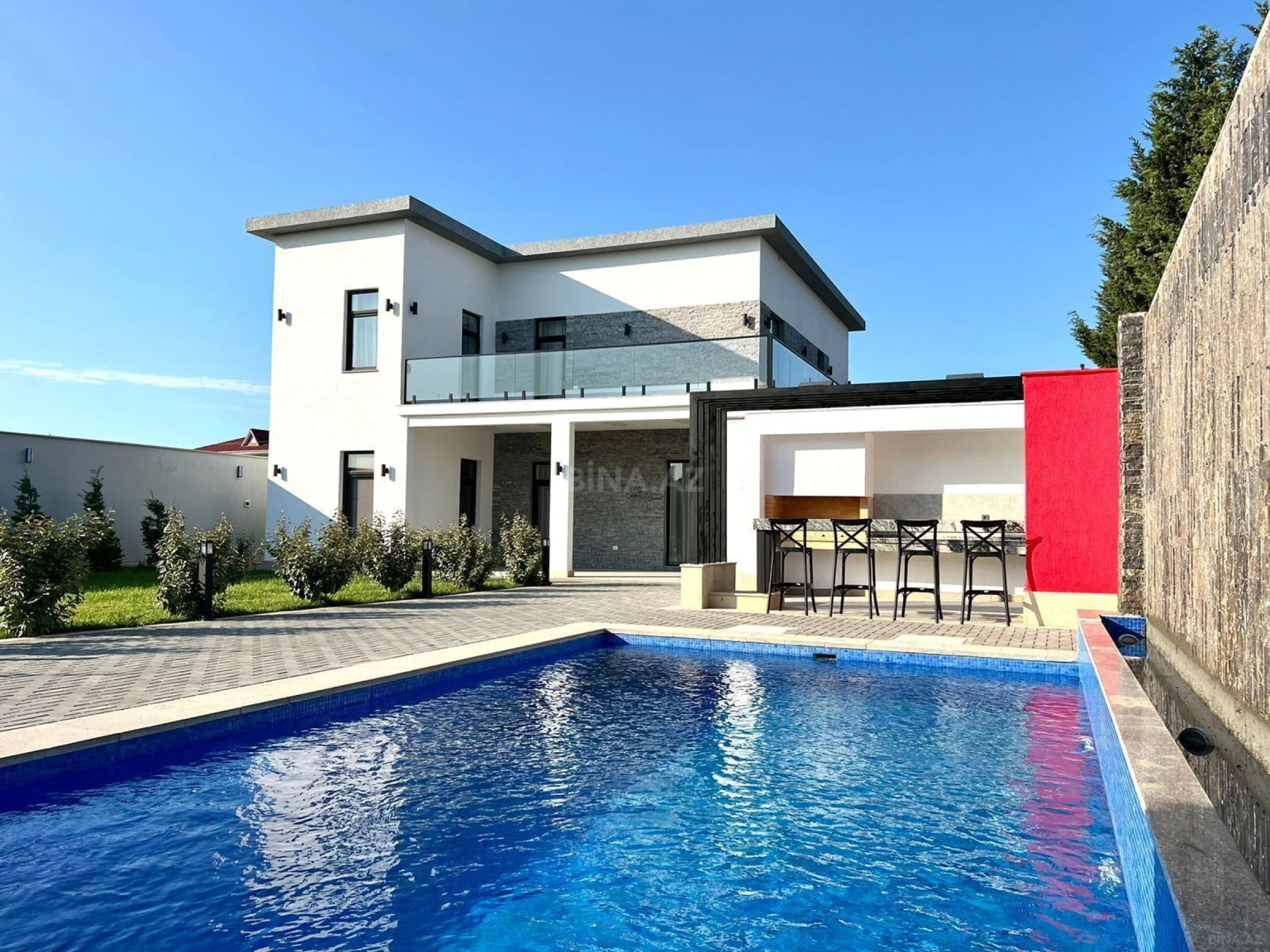 Satılır 5 otaqlı həyət evi 200 m²