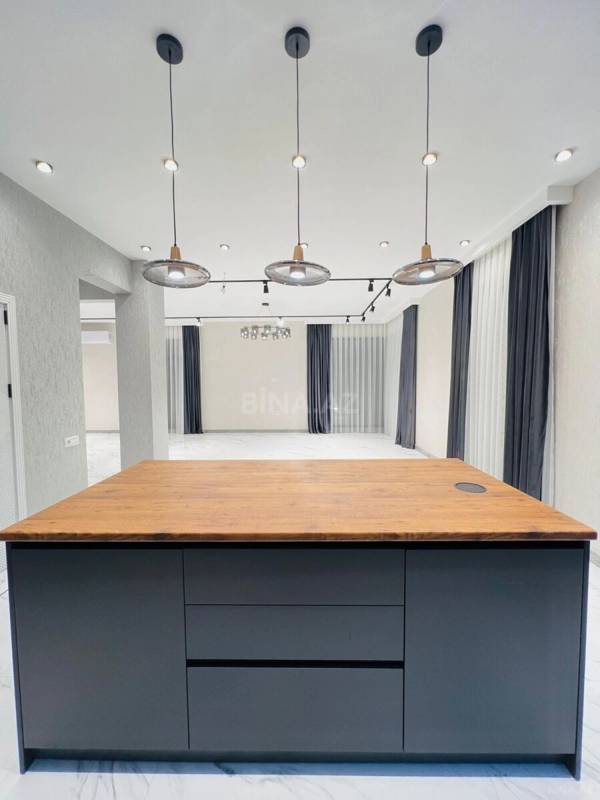 Satılır 5 otaqlı həyət evi 200 m²