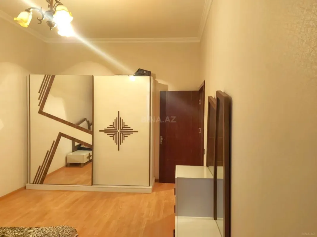 Kirayə verilir 3 otaqlı mənzil 110 m²