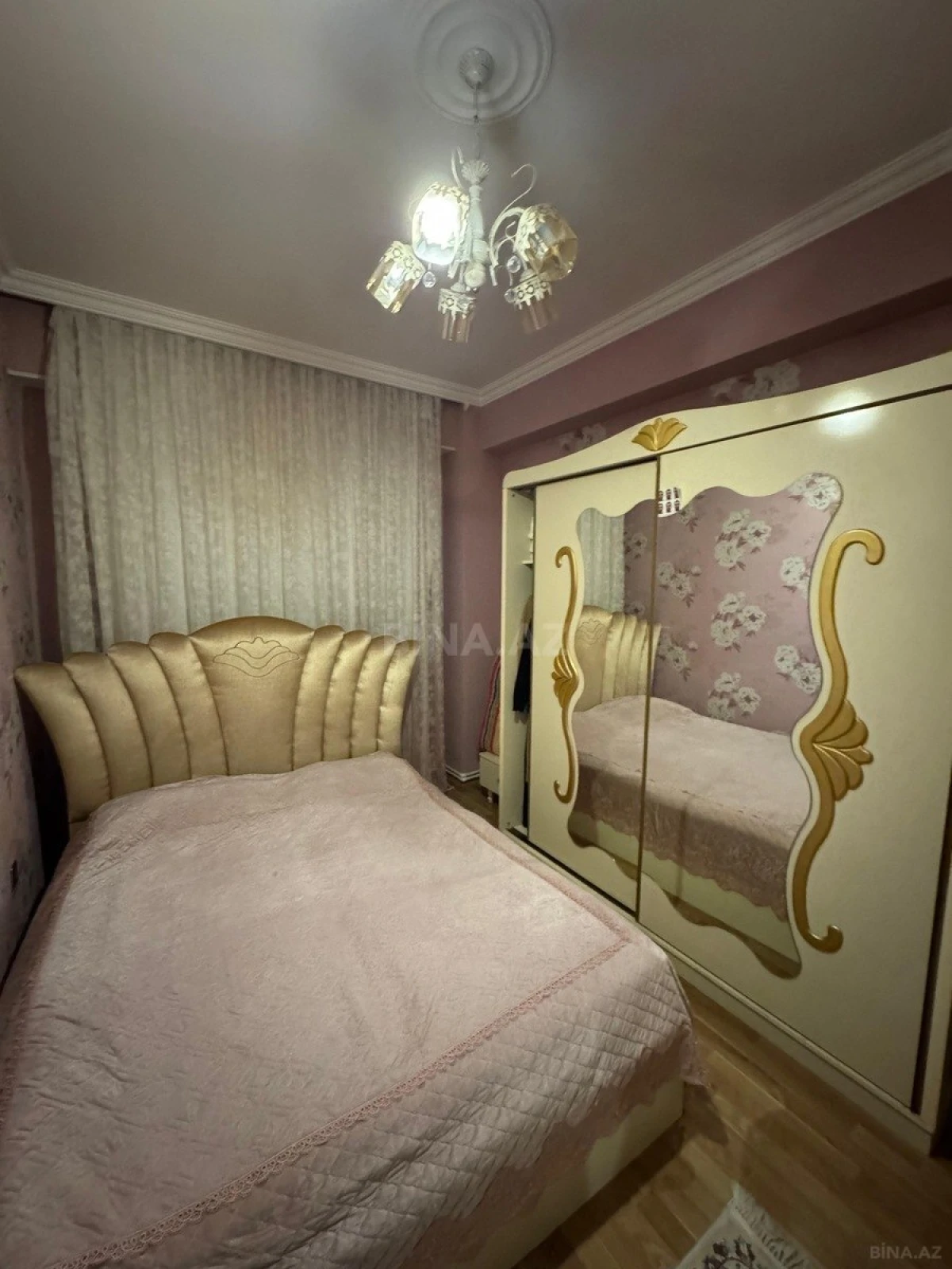 Satılır 2 otaqlı mənzil 63 m²
