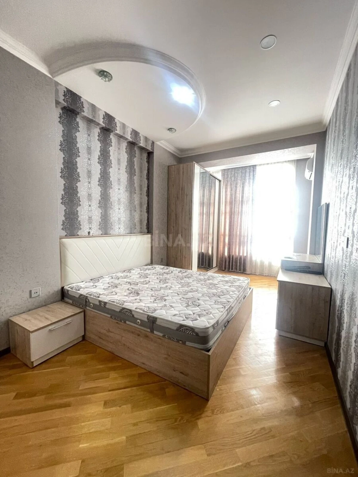 Kirayə verilir 2 otaqlı mənzil 82 m²