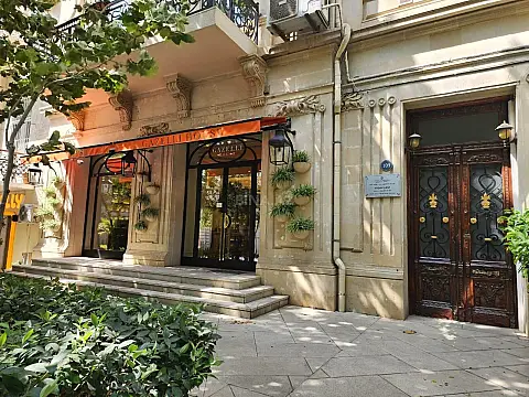 Kirayə verilir 2 otaqlı mənzil 70 m² — Bakı, İçərişəhər 2 otaq 70.00 m²