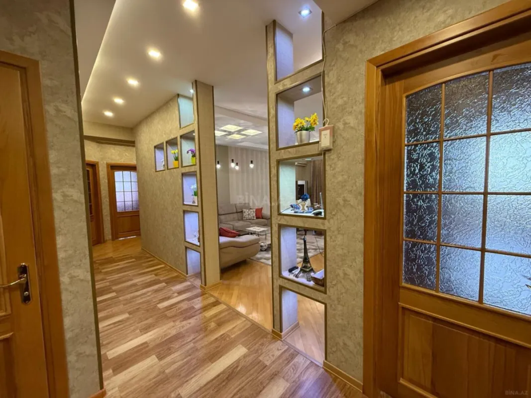 Kirayə verilir 4 otaqlı mənzil 145 m²