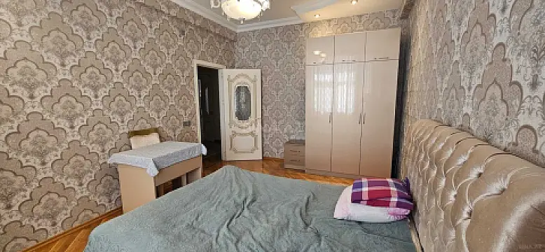 Kirayə verilir 3 otaqlı mənzil 128 m²