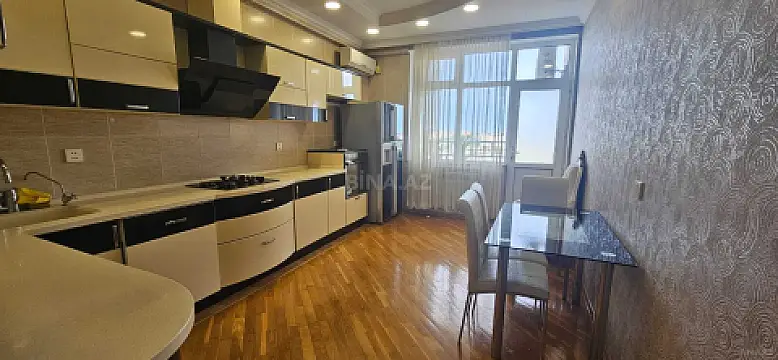 Kirayə verilir 3 otaqlı mənzil 128 m²