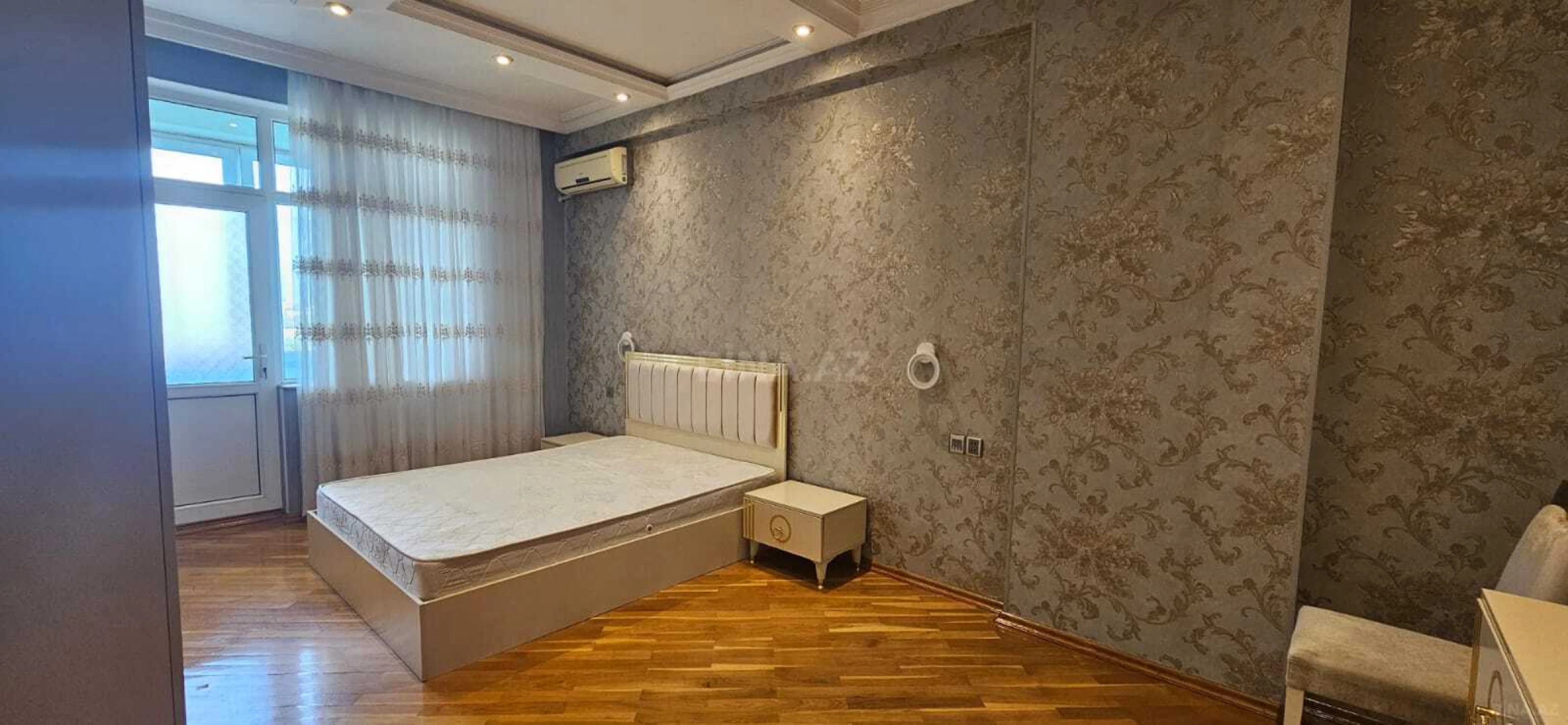 Kirayə verilir 3 otaqlı mənzil 128 m²